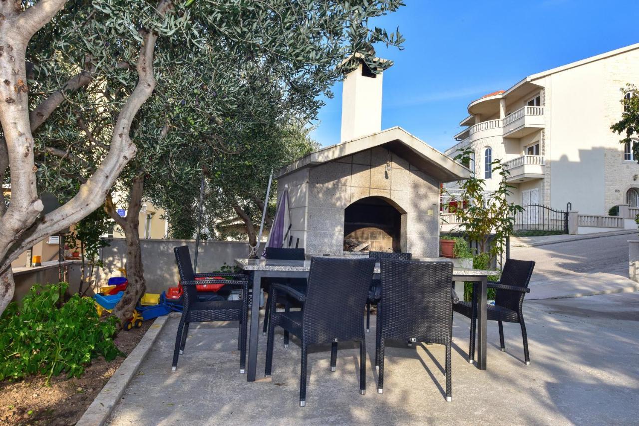 מאקרסקה Apartmani Roso מראה חיצוני תמונה