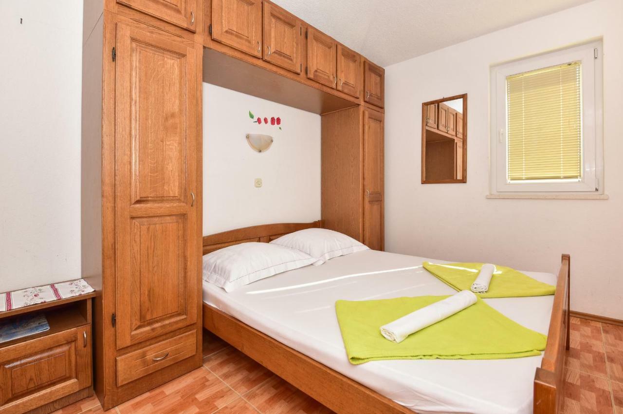 מאקרסקה Apartmani Roso מראה חיצוני תמונה